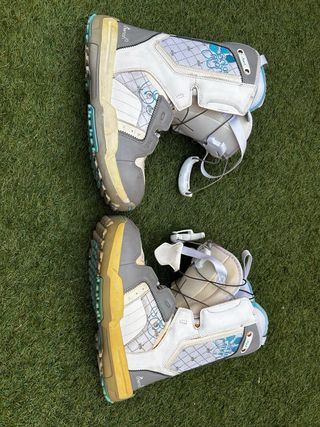 Tabla Snow Burton + Fijaciones + Botas 39