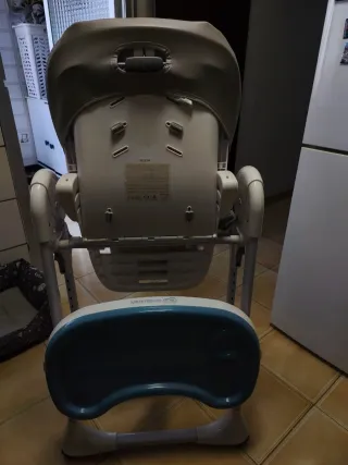 Trona infantil con funda estampada