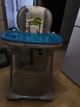 Trona infantil con funda estampada