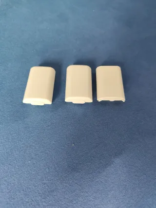 Tapa de Batería Mando Xbox 360. 3uds negro/blanco