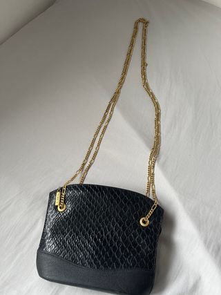 Bolso negro Picard con cadena dorada