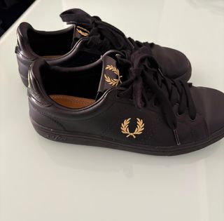 Zapatillas Fred Perry Negras Doradas