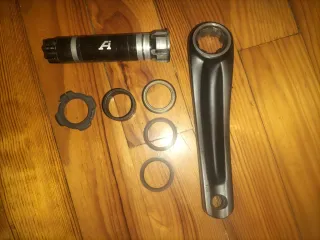 Biela Derecha Truvativ.