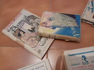 Lotto di 8 libri antichi