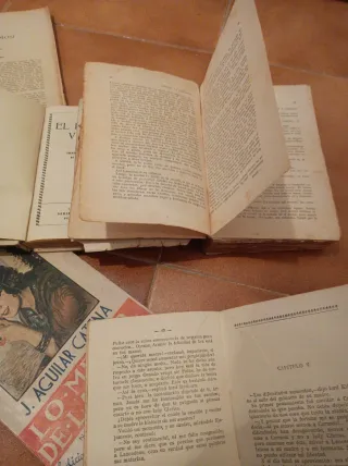 Lotto di 8 libri antichi