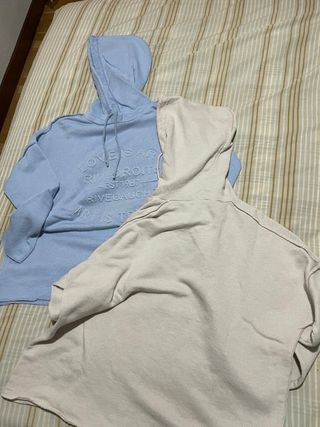 Lote 2 sudaderas azul y beige