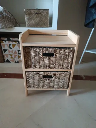 2 Comodini in legno e vimini