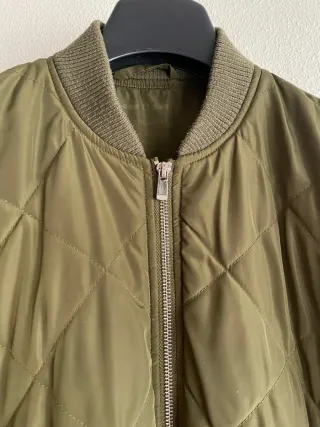 Cazadora Bomber Acolchada Verde Oliva