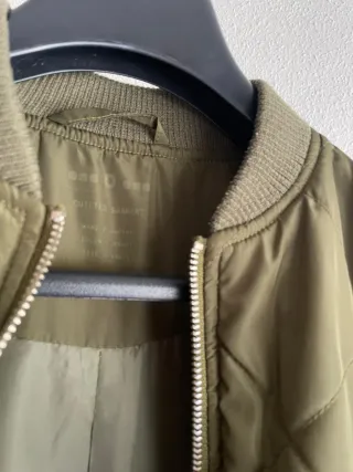 Cazadora Bomber Acolchada Verde Oliva