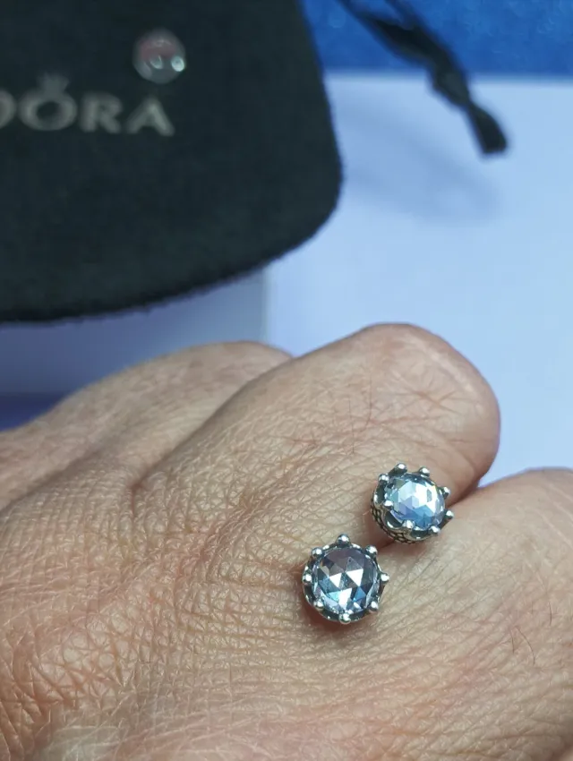 Pendientes Pandora pequeños plata