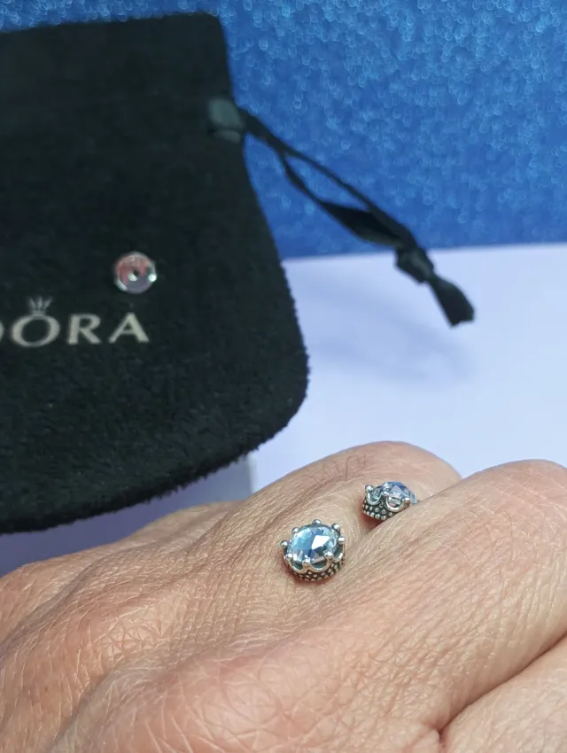 Pendientes Pandora pequeños plata