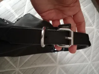 Bolso Negro con Tachuelas