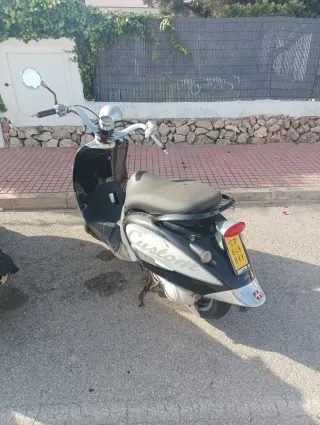 Aprilia Compay Custom 49cc Scooter