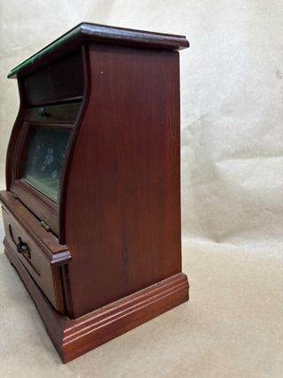 Joyero antiguo con música