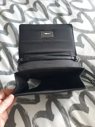 Bolso Negro con cadena