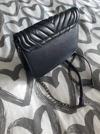 Bolso Negro con cadena