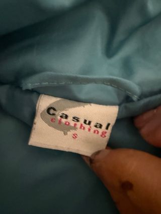 Cazadora azul acolchada