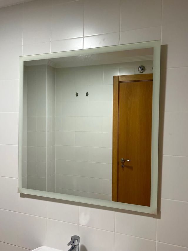 Espejo de baño moderno