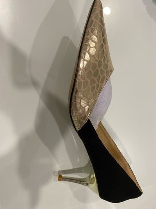 Zapatos de fiesta negros y dorados talla 39