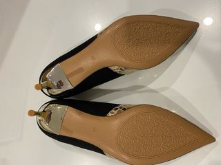 Zapatos de fiesta negros y dorados talla 39