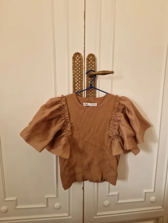 Blusa Zara cammello con maniche svasate