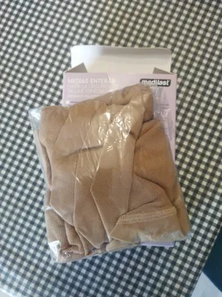 Medias Enteras Compresión Fuerte Medilast