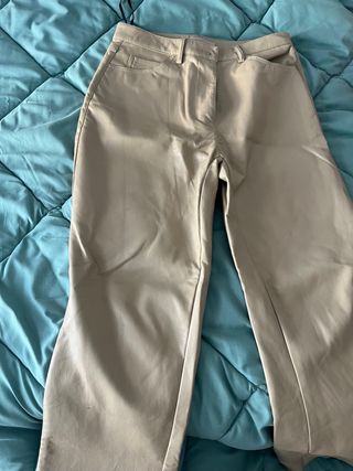 Pantalón efecto piel Guess beige