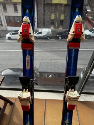 Esquís Head con fijaciones Salomon