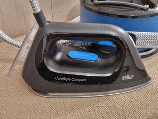 Ferro da Stiro a Vapore Braun IS 2055