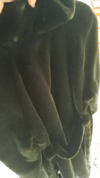 Pelliccia grigio e bianca