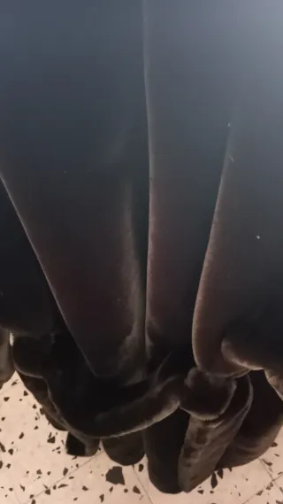 Pelliccia grigio e bianca