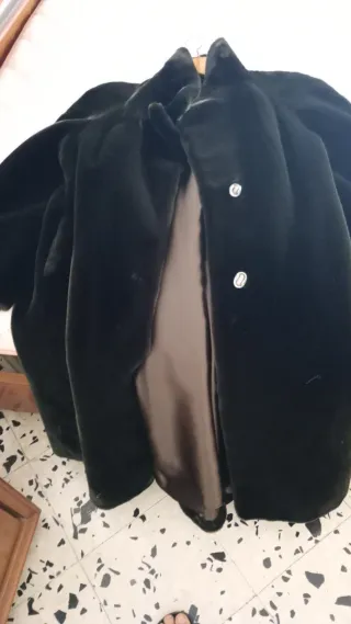 Pelliccia grigio e bianca