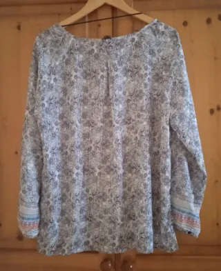 Blusa estampada manga larga