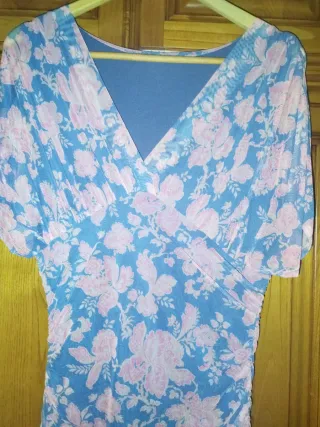 Precioso vestido largo estampado floral.