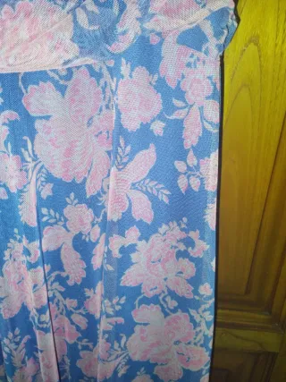 Precioso vestido largo estampado floral.