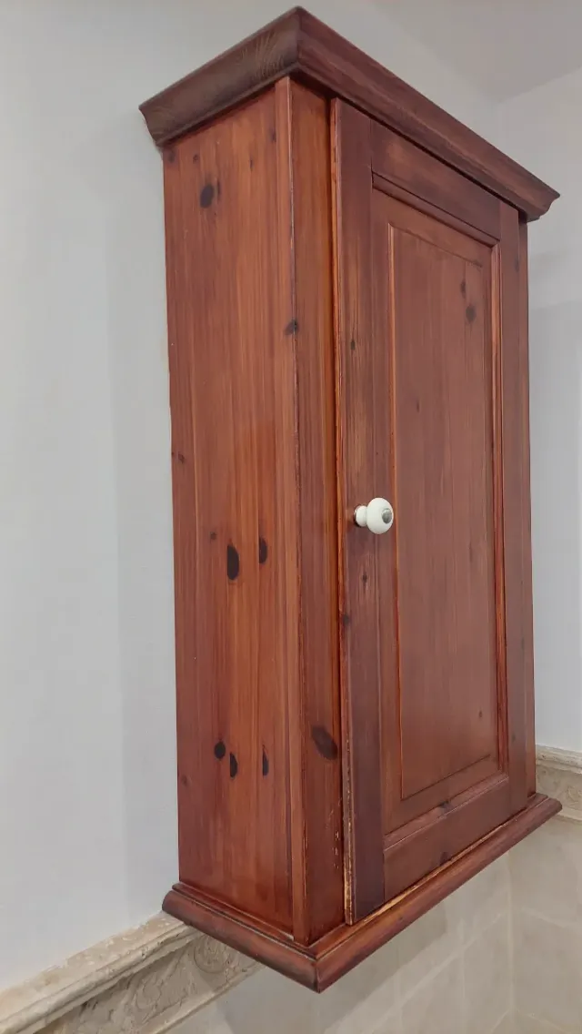 Armario de pared de madera