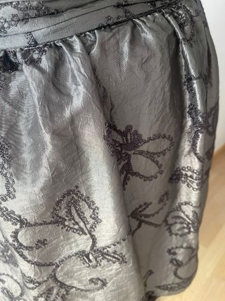 Vestido fiesta palabra de honor plateado