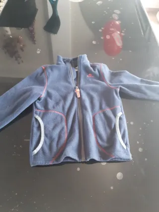 Forro polar Quechua azul.vtalla 5/6 años