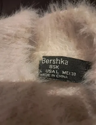 Jersey Bershka peludo beige y morado