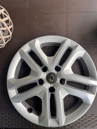 Tapacubo Renault Megane 16 Plata