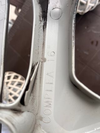 Tapacubo Renault Megane 16 Plata