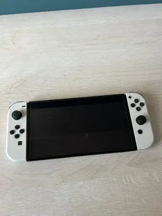 Nintendo Switch OLED Bianca e Nera