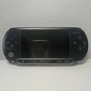 Sony PSP Street E-1004 con caricatore e 3 giochi