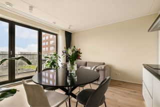 Mesa de comedor de mármol negro Medida 120cm