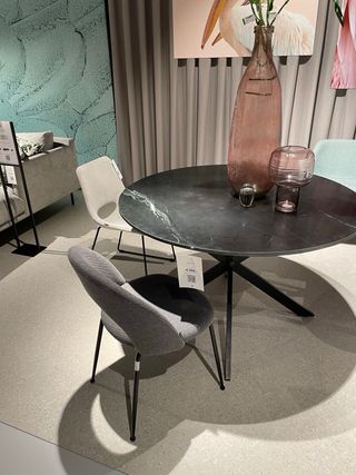 Mesa de comedor de mármol negro Medida 120cm