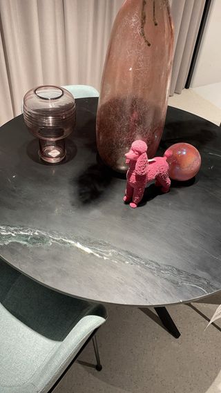 Mesa de comedor de mármol negro Medida 120cm