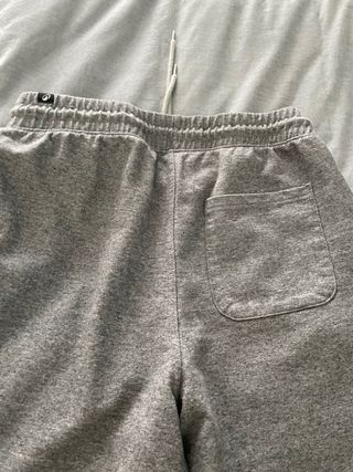 Pantalón deportivo gris Decathlon – casi nuevo