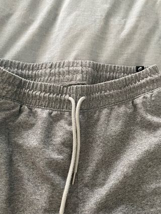 Pantalón deportivo gris Decathlon – casi nuevo