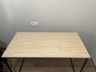 Escritorio madera y metal. Precio negociable