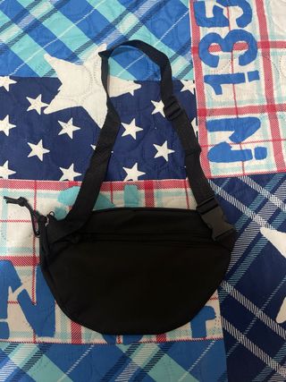 Riñonera BELIN negra con dibujo